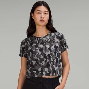 Lululemon RARE New Year Cates T-Shirt with Rabbits